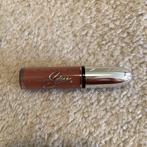 MAC - Selena La Reina Collection - Big Bertha - Picture 3 of 7